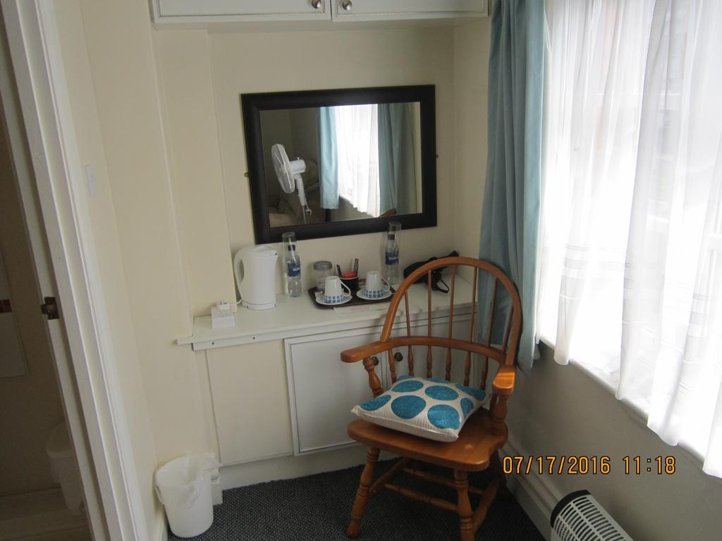Queen Mary Inn Poole Buitenkant foto
